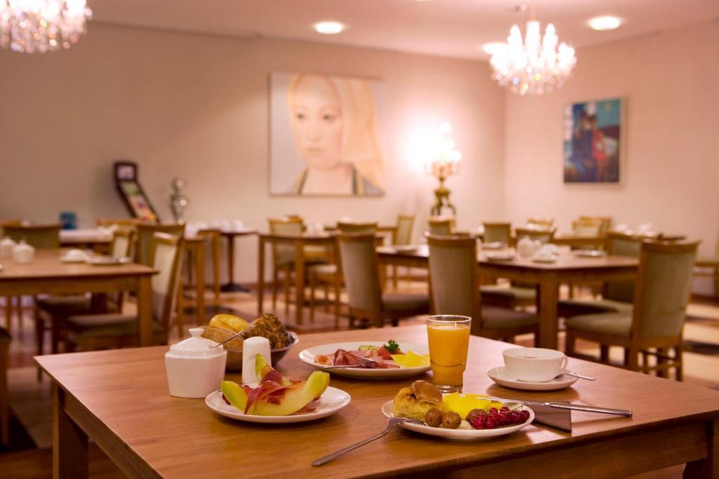 Ross Hotel Stuttgart Exterior foto